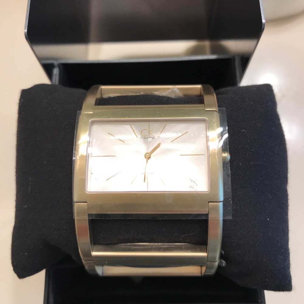 🔴💯🔥🔥GOLD PLATED CALVIN KLEIN WATCH. SWISS MADE
